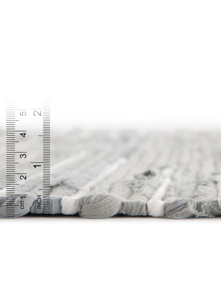 Detail image of 4' 1 x 6' 1 Chindi Cotton Rug