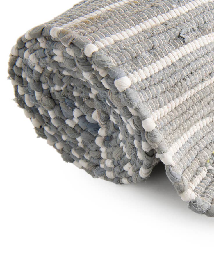Detail image of 7' 10 x 10' Hand Woven Chindi Cotton Rug