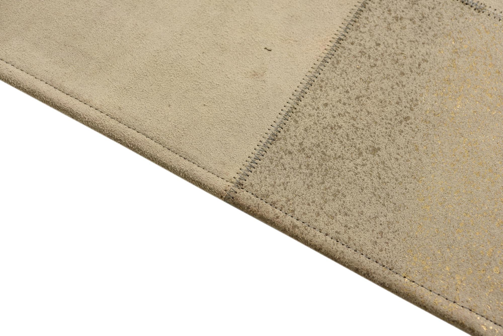 2' 1 x 3' 1 Cowhide Leather Rug