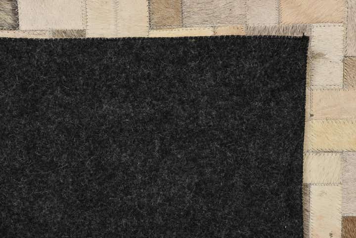 5' 5 x 7' 7 Cowhide Rug