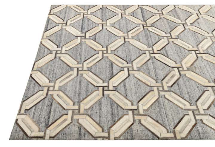 5' 4 x 8' Cowhide Rug