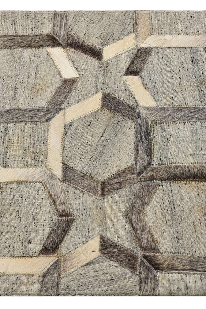2' 1 x 3' 1 Cowhide Rug