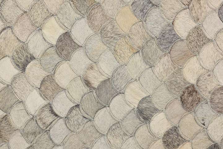 2' 1 x 3' Cowhide Rug