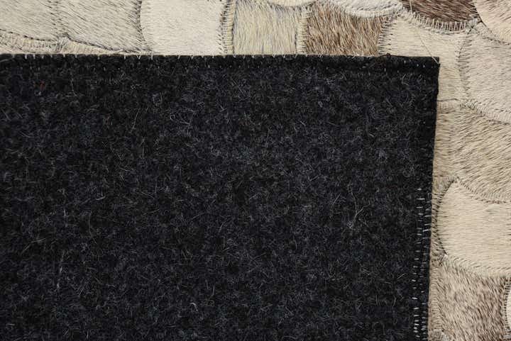 2' 1 x 3' Cowhide Rug
