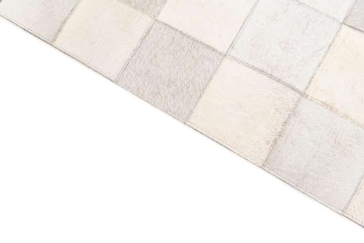 3' 11 x 5' 10 Cowhide Stocks Rug