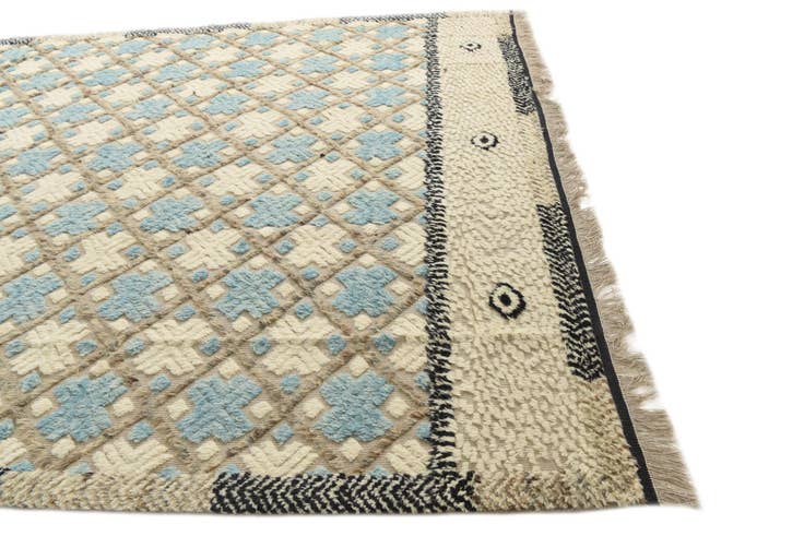 Detail image of 8' 10 x 12' 3 Hand Knotted Darya Wool Rug