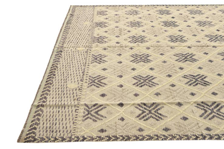 Detail image of 7' 9 x 10' 5 Hand Woven Darya Wool Rug