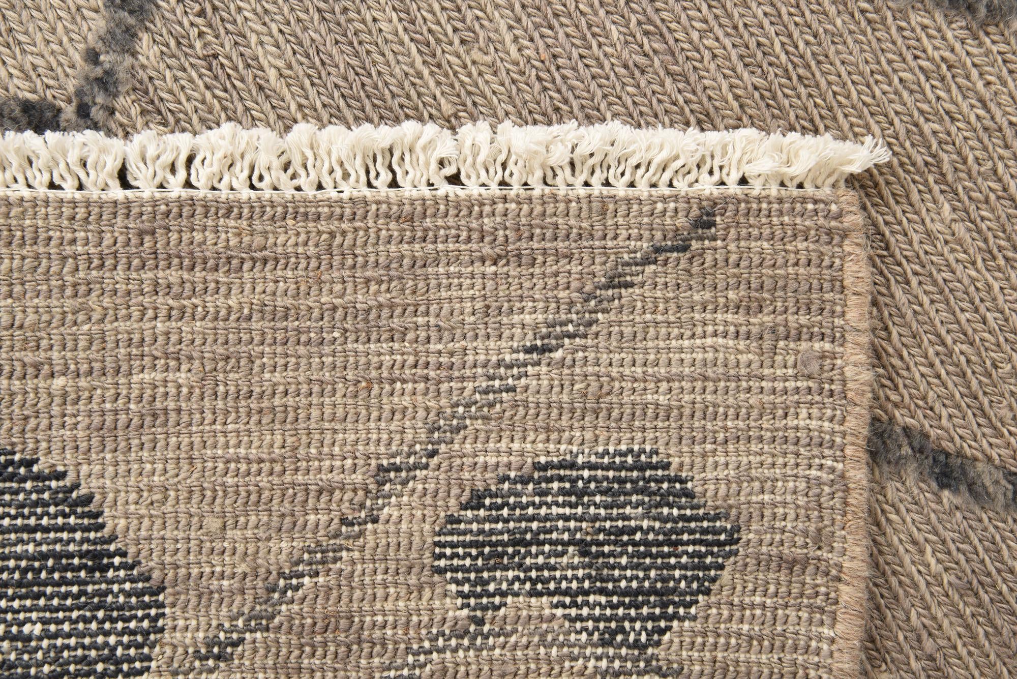 5' 1 x 6' 5 Hand Knotted Darya Wool Rug