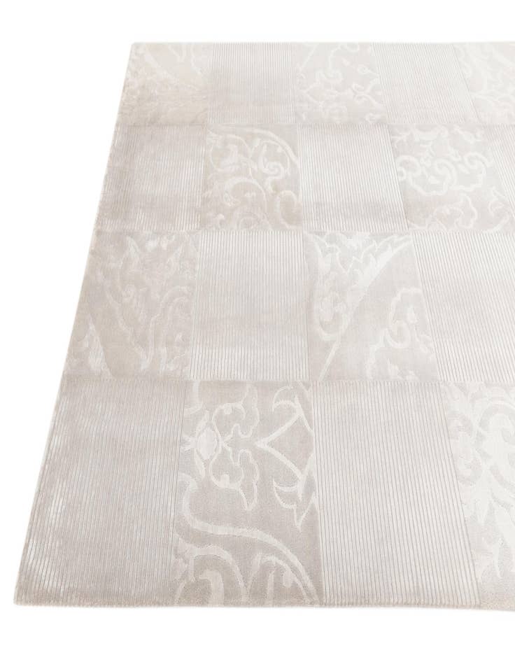 Detail image of 6' 8 x 10' 1 Hand Knotted Darya Wool Rug