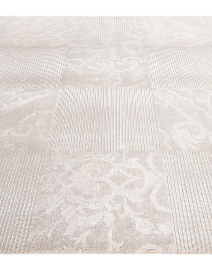 Detail image of 6' 8 x 10' 1 Hand Knotted Darya Wool Rug