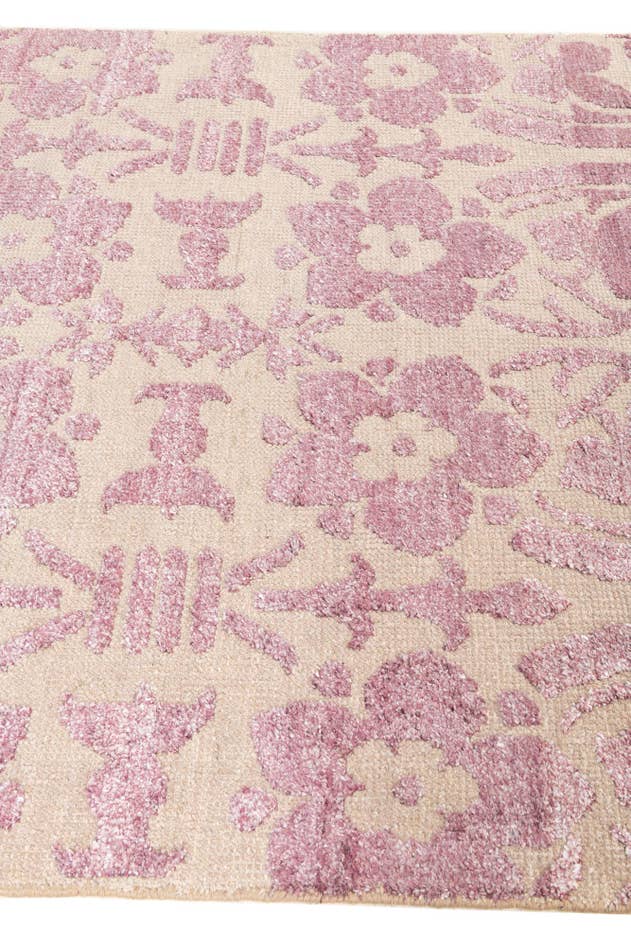 Detail image of 5' x 7' 9 Hand Knotted Darya Rug