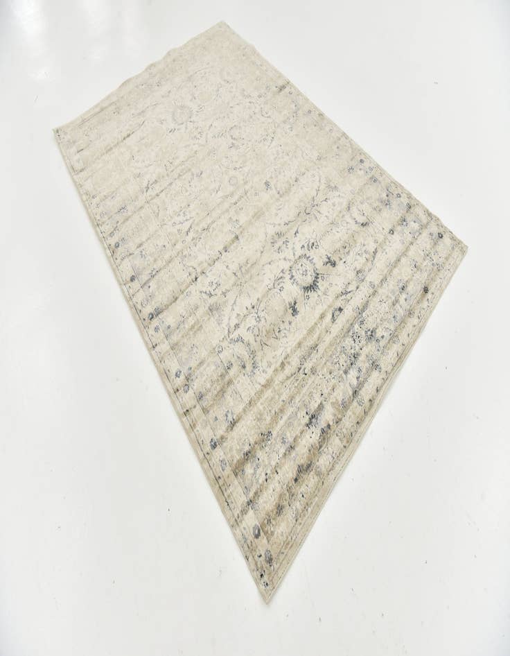 Detail image of 5' x 7' 7 Eliza Rug