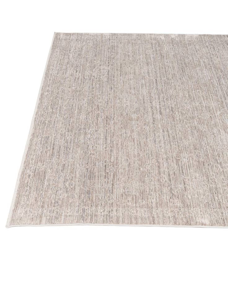 Detail image of 4' 10 x 7' 2 Empera Rug