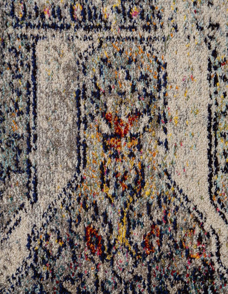 Detail image of 5' 3 x 7' 6 Fleur Rug
