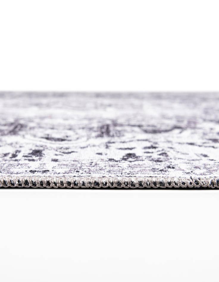 Detail image of 6' x 9' Washable Francesca Rug