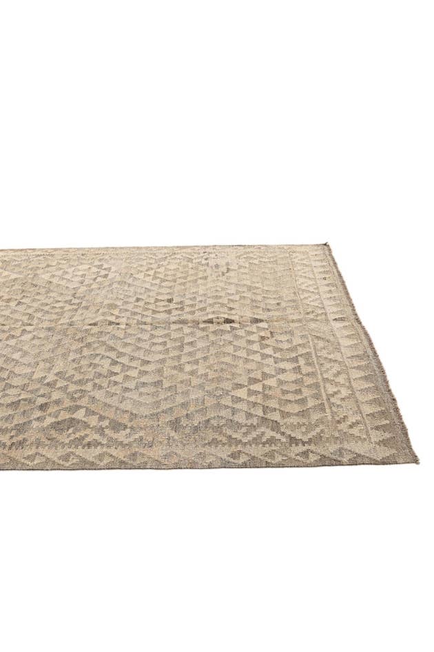 Detail image of 5' 5 x 6' 10 Hand Woven Kilim Maymana Wool Rug