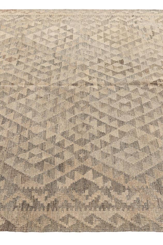 Detail image of 5' 5 x 6' 10 Hand Woven Kilim Maymana Wool Rug
