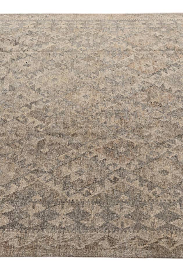 Detail image of 6' 5 x 9' 7 Hand Woven Kilim Maymana Wool Rug