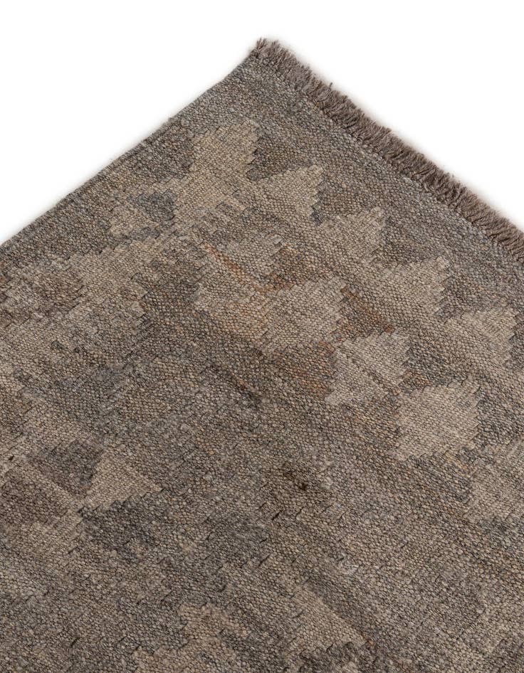 Detail image of 6' 8 x 9' 11  Hand Woven Kilim Maymana Wool Rug