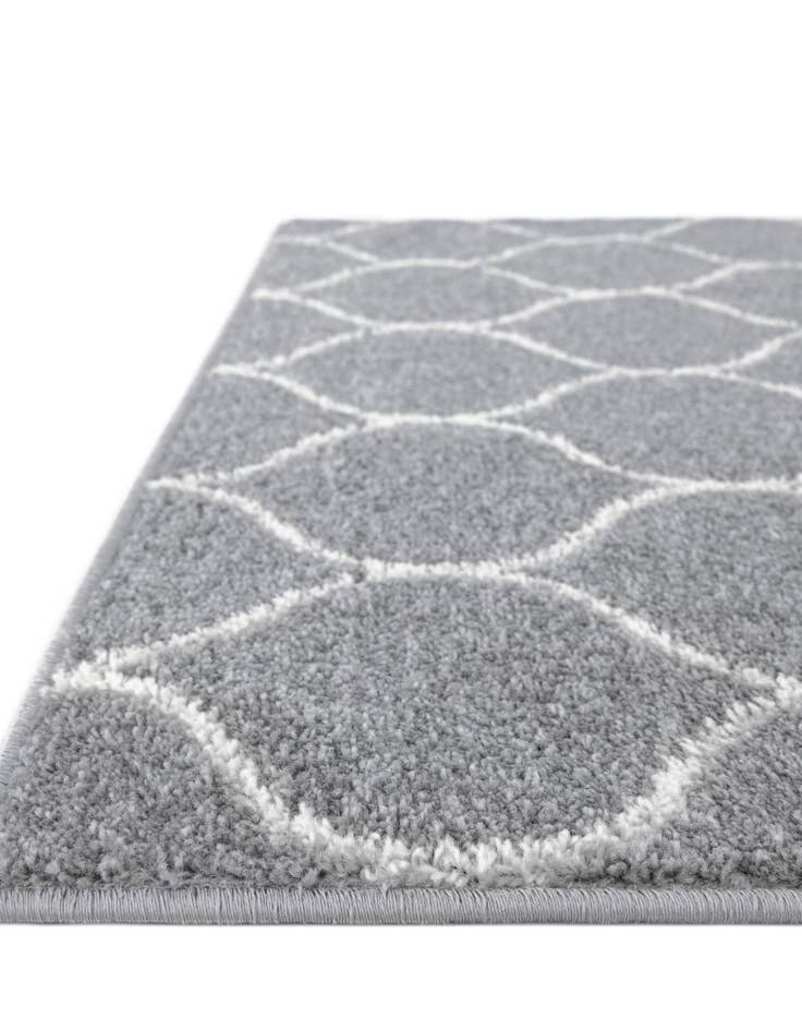 Detail image of 2' x 3' Lattice Frieze Rug