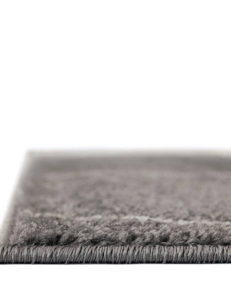 Detail image of 7' 10 x 11' Lattice Frieze Rug