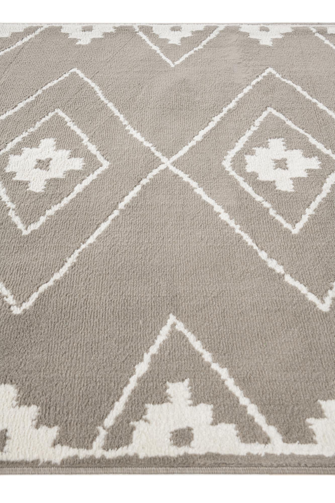 5' 3 x 7' 8 Lattice Rug