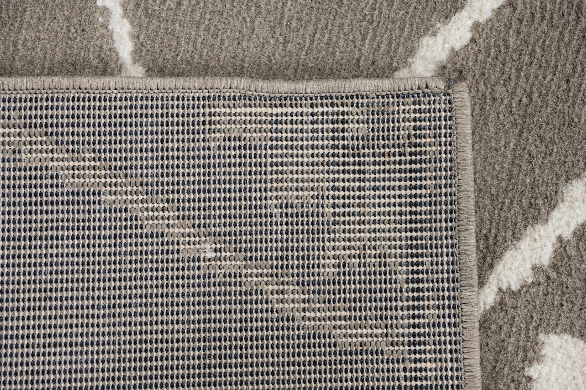 5' 3 x 7' 8 Lattice Rug
