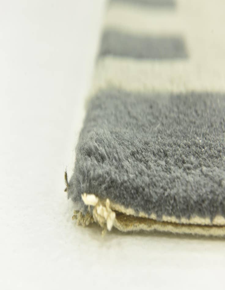 Detail image of 5' 6 x 7' 8 Luna Wool Rug