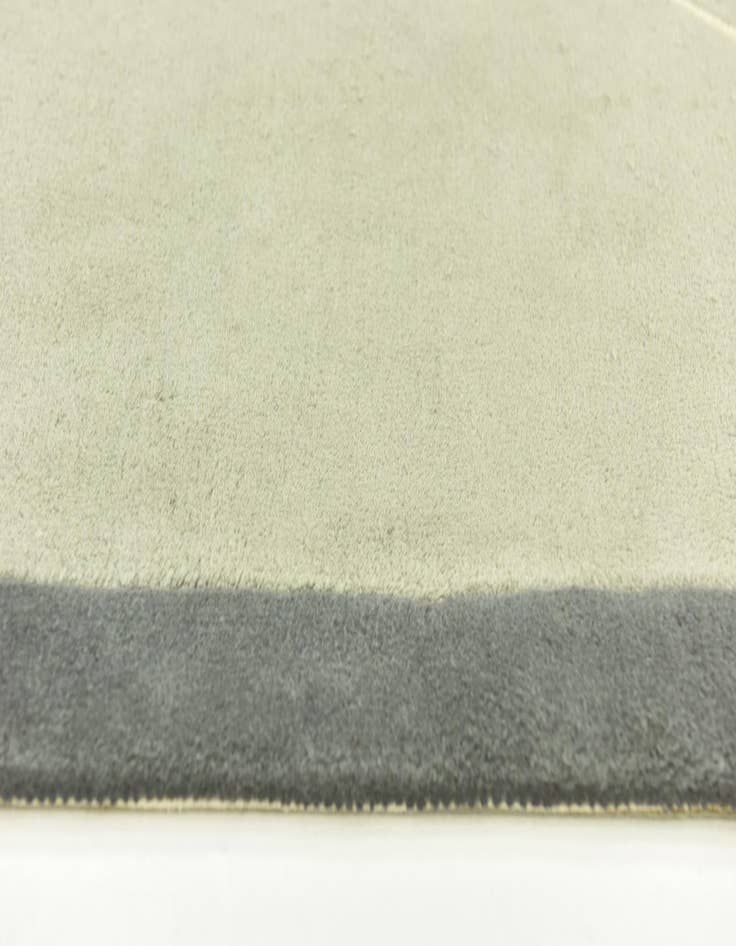 Detail image of 5' 6 x 7' 8 Luna Wool Rug
