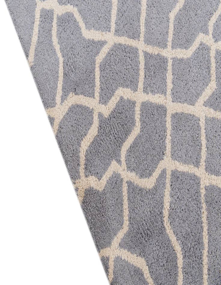 Detail image of 5' 1 x 8' Luna Rug