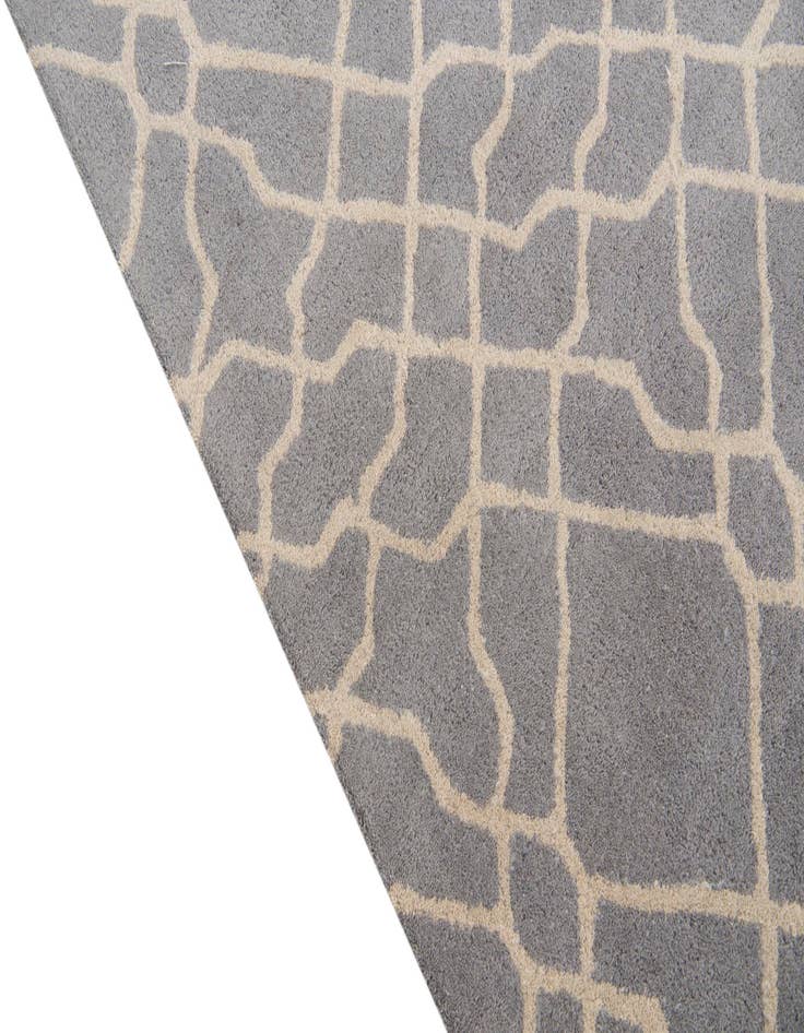 Detail image of 5' 1 x 8' Luna Rug