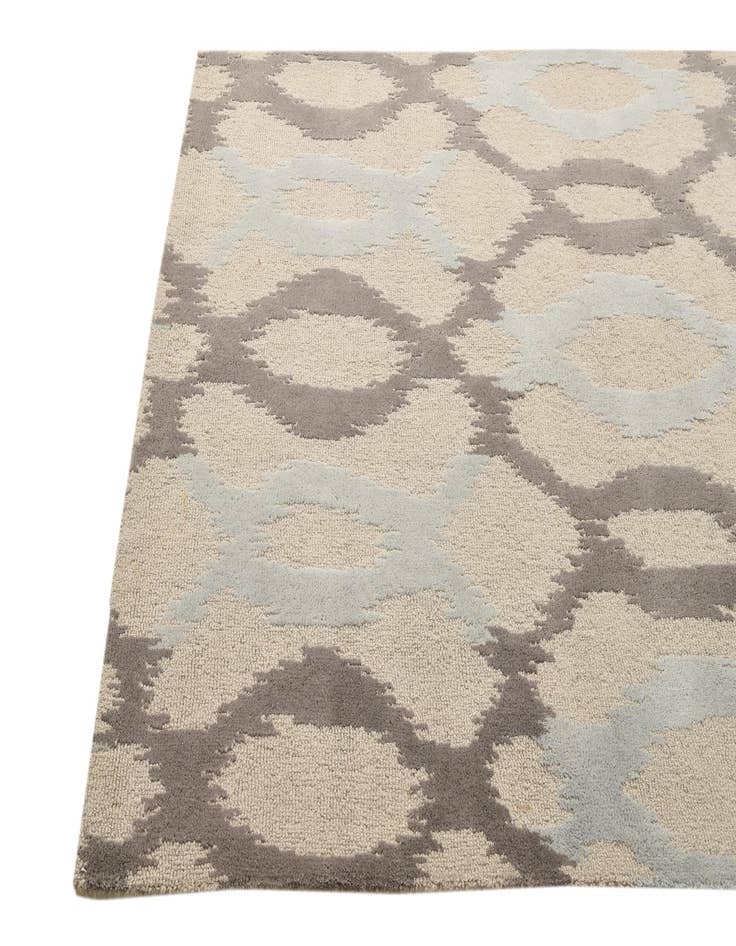 Detail image of 4' 10 x 7' 10 Luna Rug