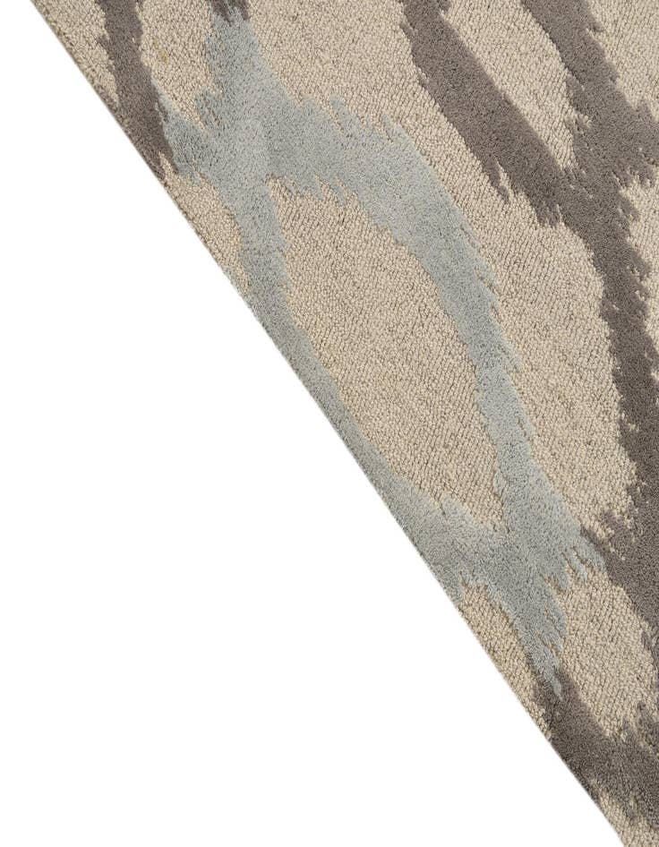 Detail image of 4' 10 x 7' 10 Luna Rug