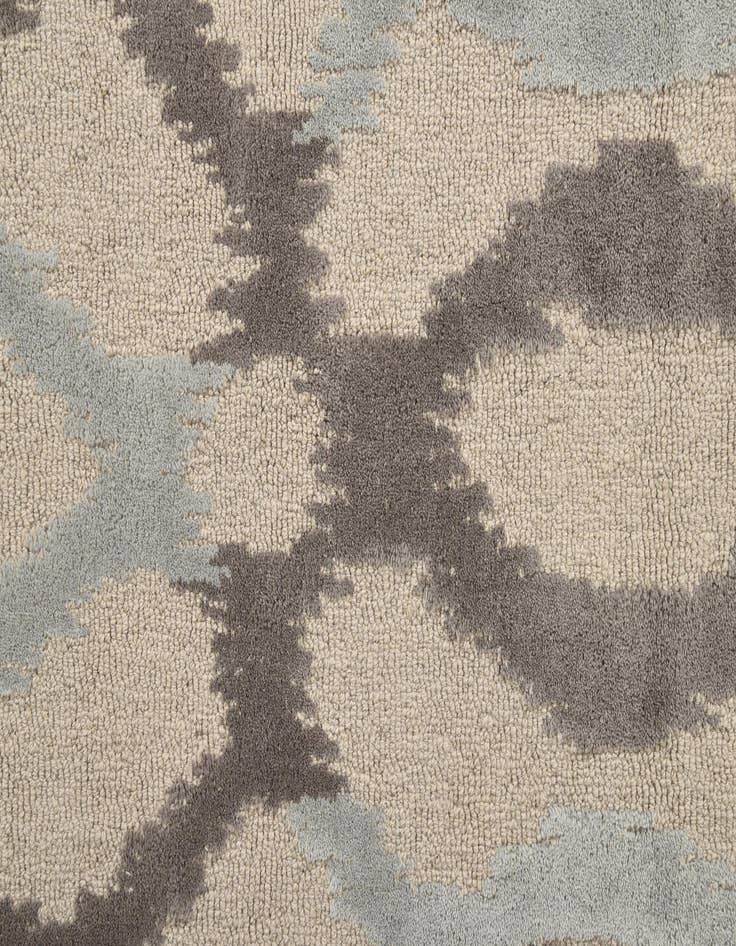Detail image of 4' 10 x 7' 10 Luna Rug