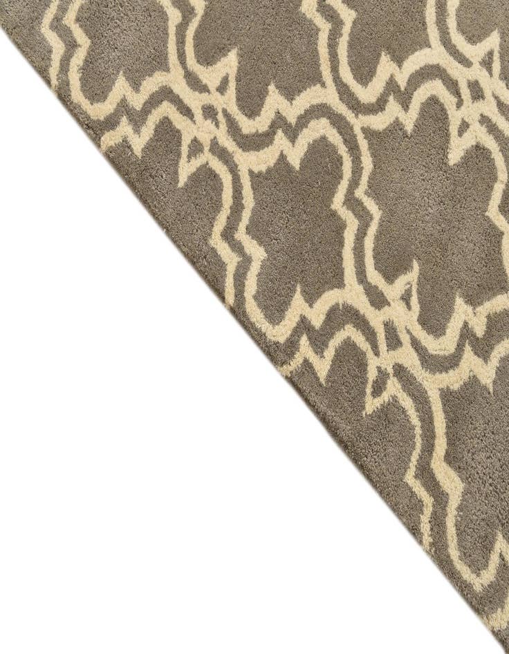 Detail image of 5' x 7' 10 Luna Wool Rug