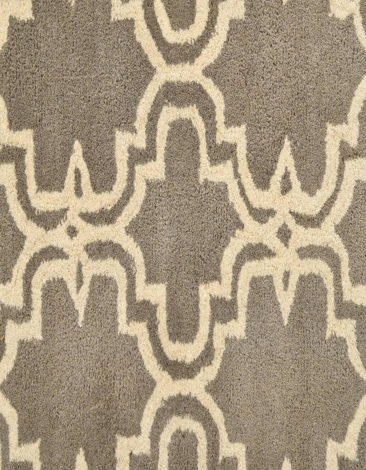Detail image of 5' x 7' 10 Luna Wool Rug