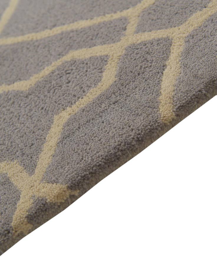 Detail image of 5' 1 x 8' Luna Wool Rug