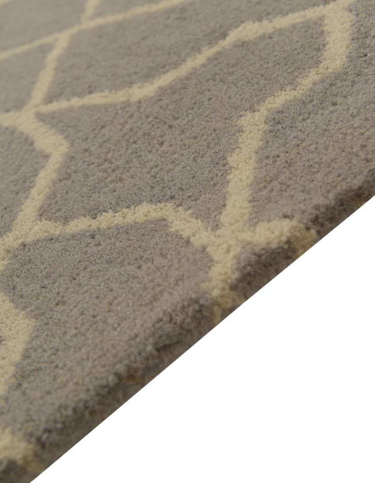 Detail image of 5' x 8' Luna Wool Rug