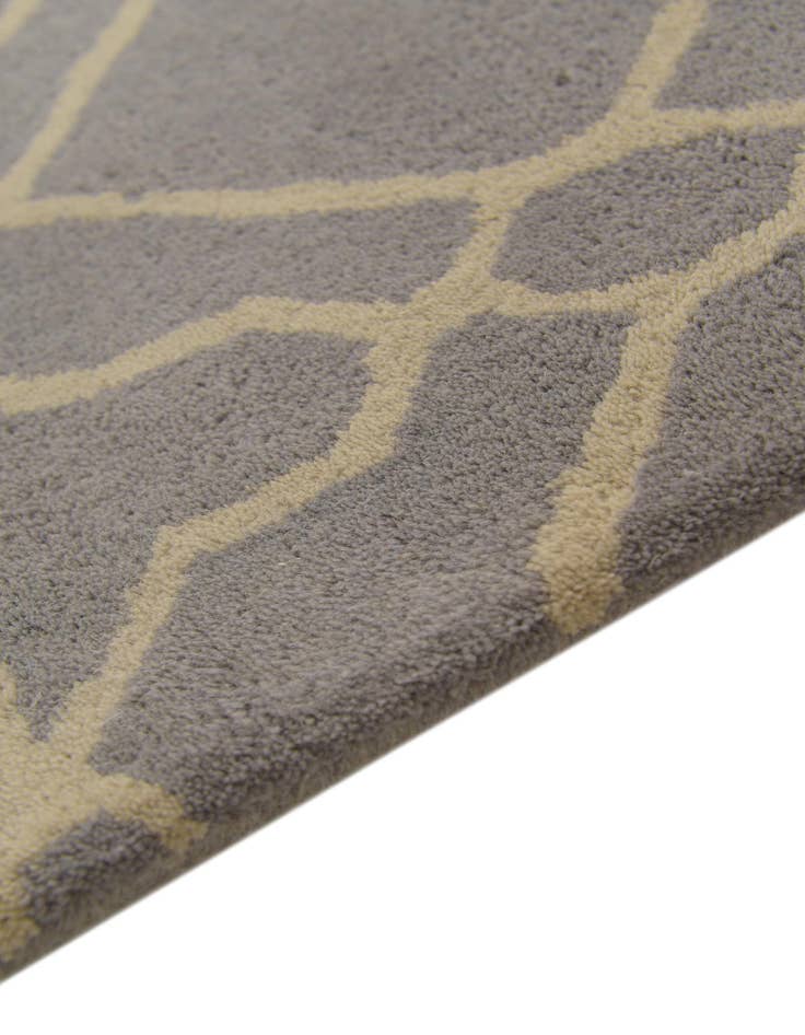 Detail image of 5' 1 x 8' Luna Wool Rug