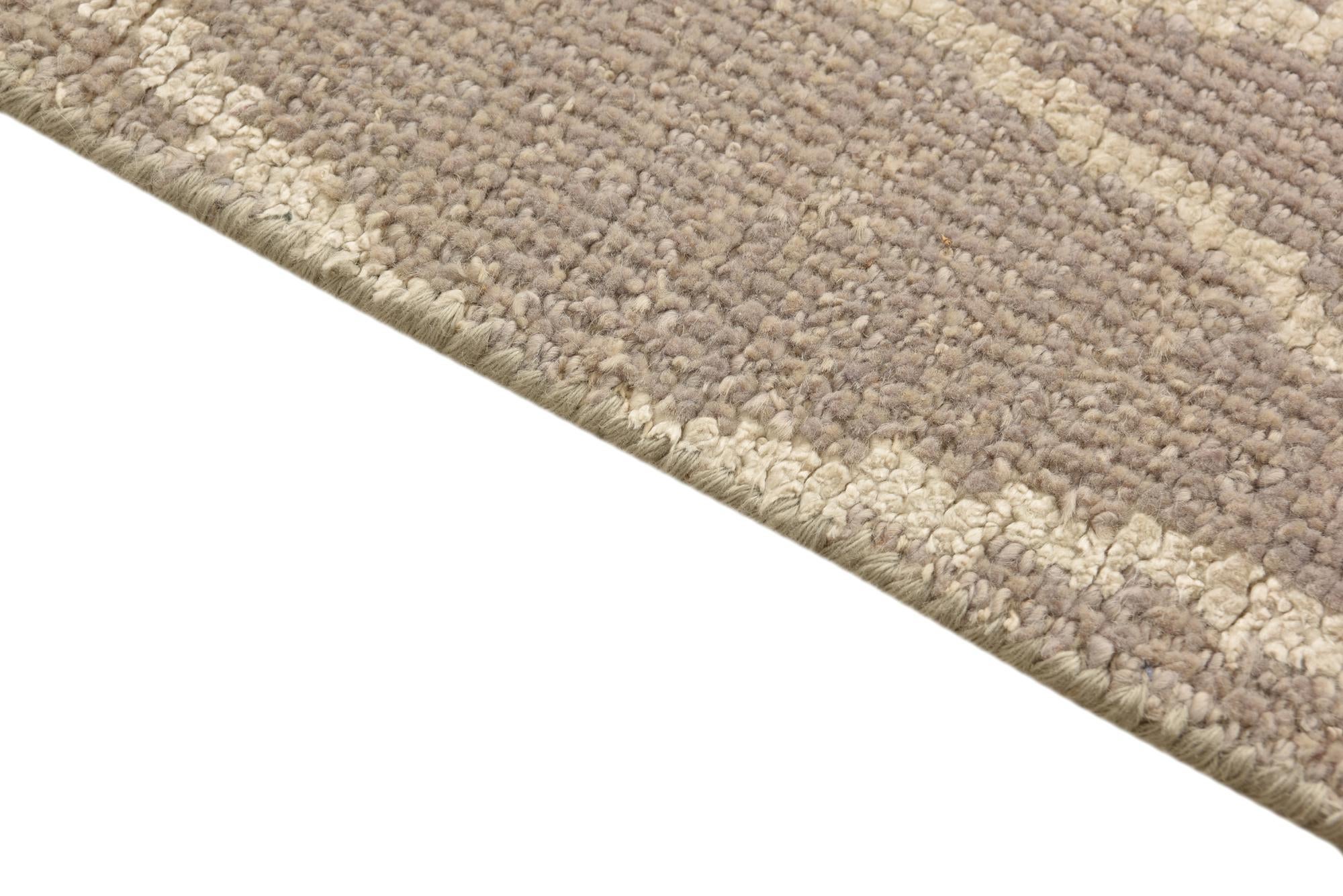 3' 8 x 5' 9 Hand Knotted Luna Rug