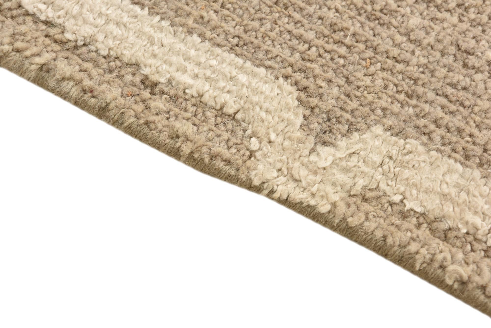 3' 10 x 6' Hand Knotted Luna Rug