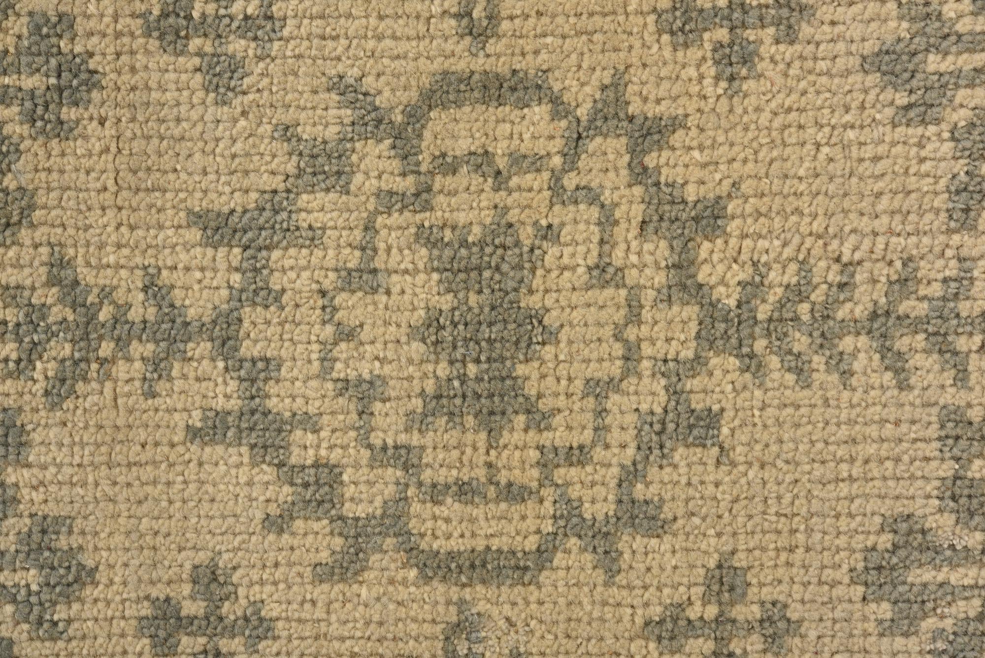 4' 9 x 6' 10 Hand Knotted Luna Wool Rug