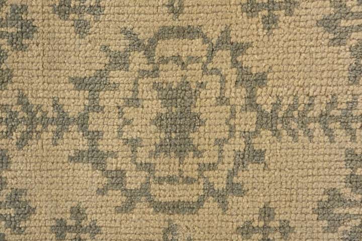 4' 9 x 6' 10 Hand Knotted Luna Wool Rug