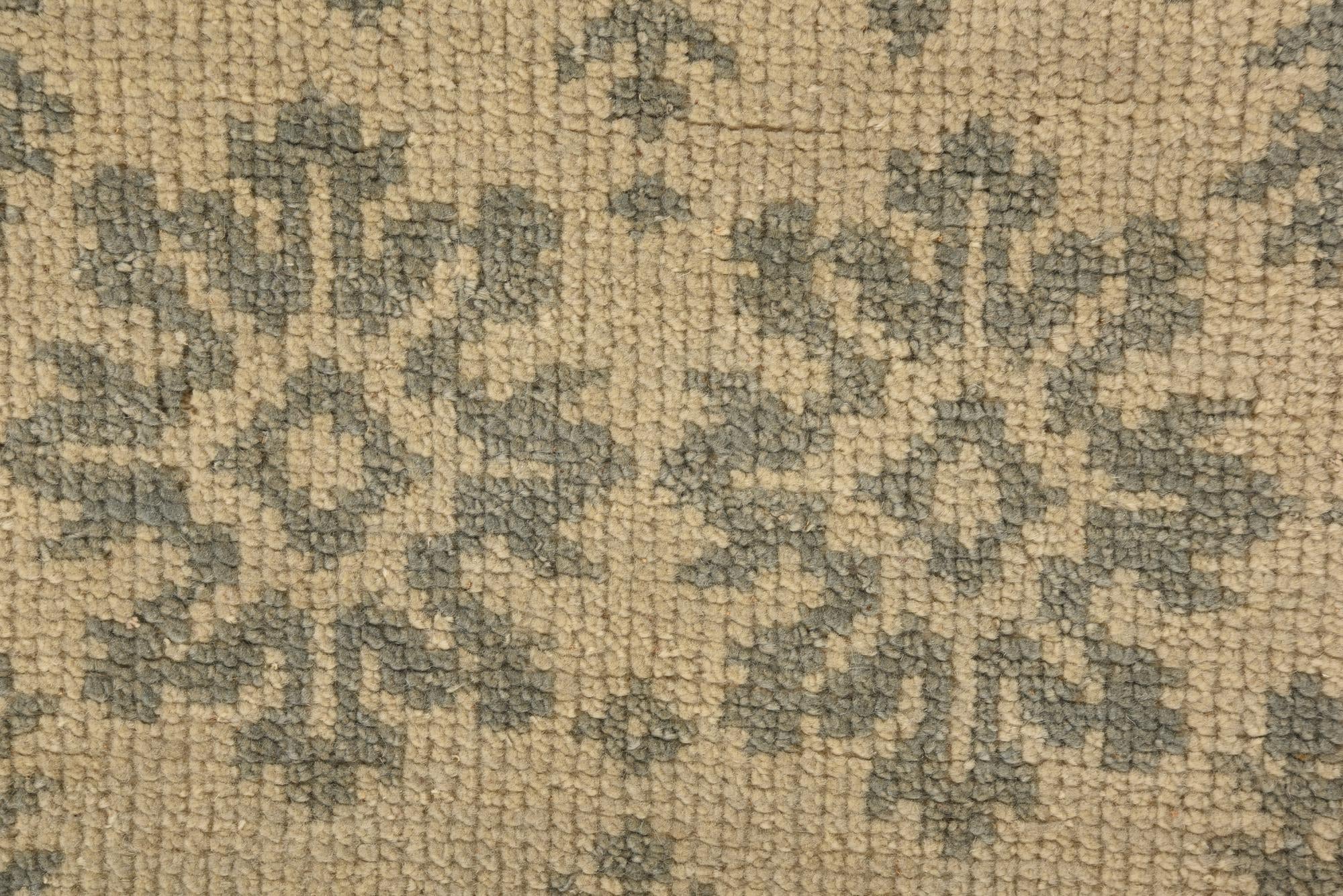 4' 9 x 6' 10 Hand Knotted Luna Wool Rug