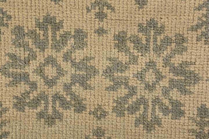 4' 9 x 6' 10 Hand Knotted Luna Wool Rug