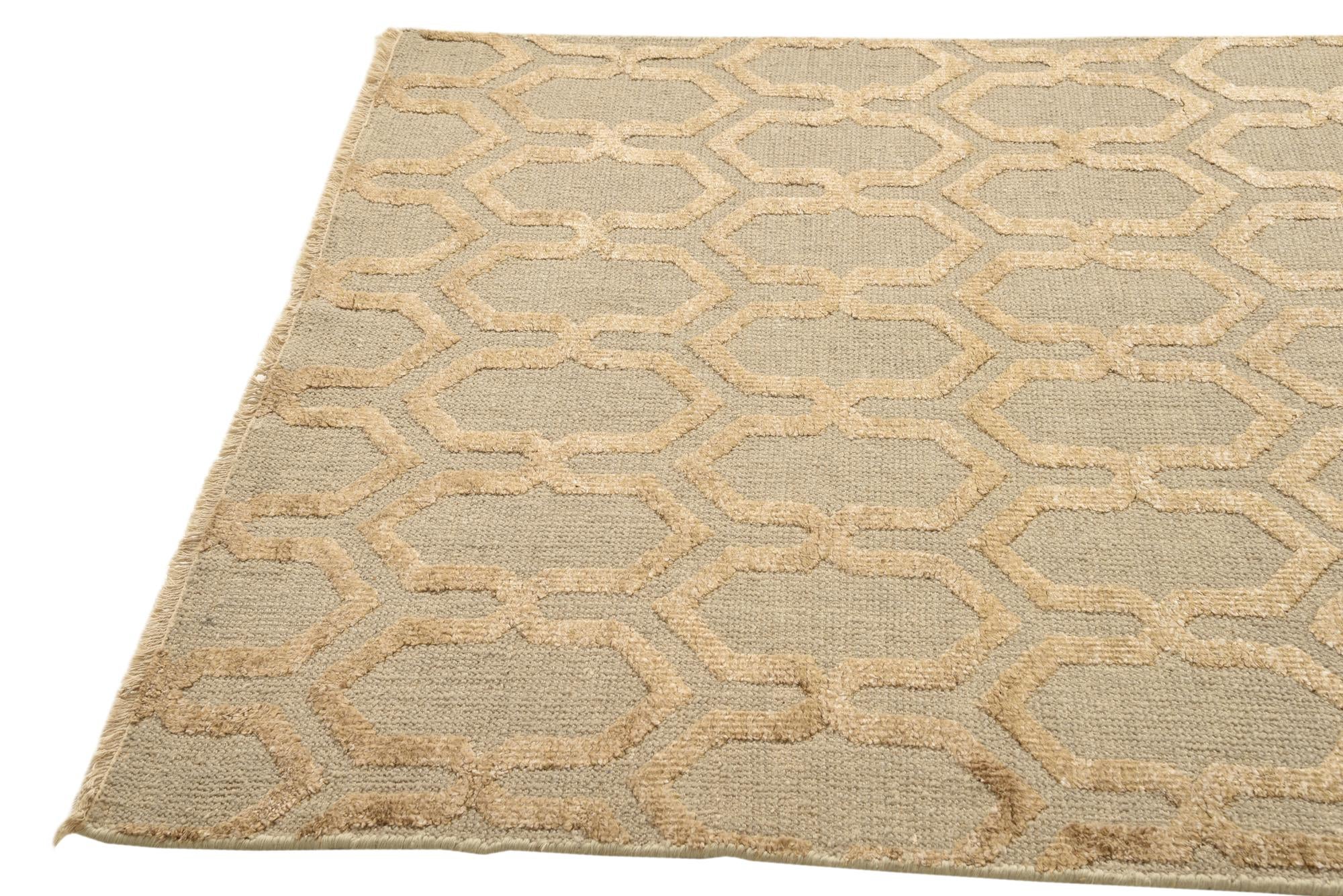 4' 9 x 7' 9 Hand Knotted Luna Rug