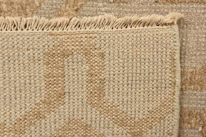 4' 9 x 7' 9 Hand Knotted Luna Rug