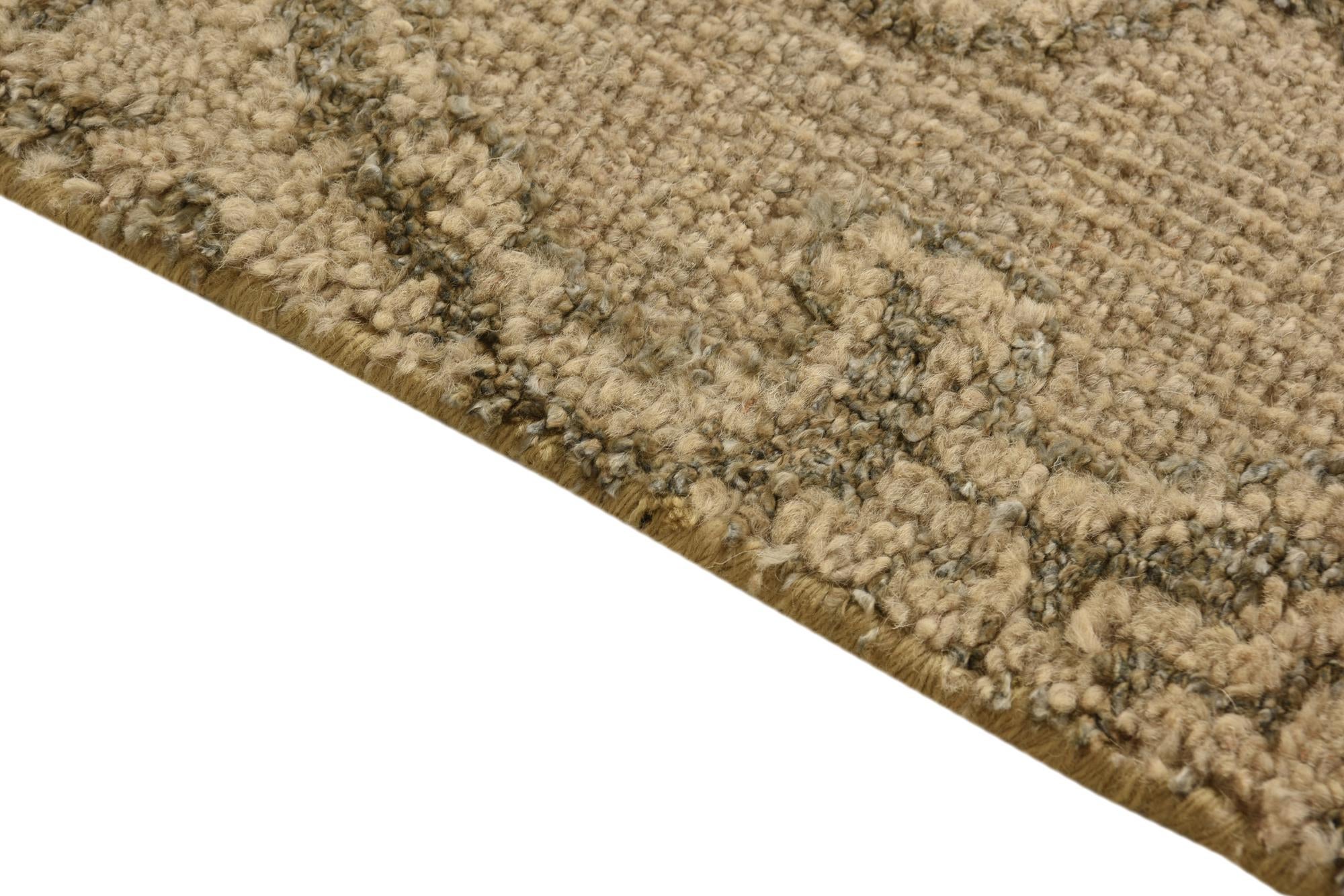 6' x 8' 7 Hand Knotted Luna Rug