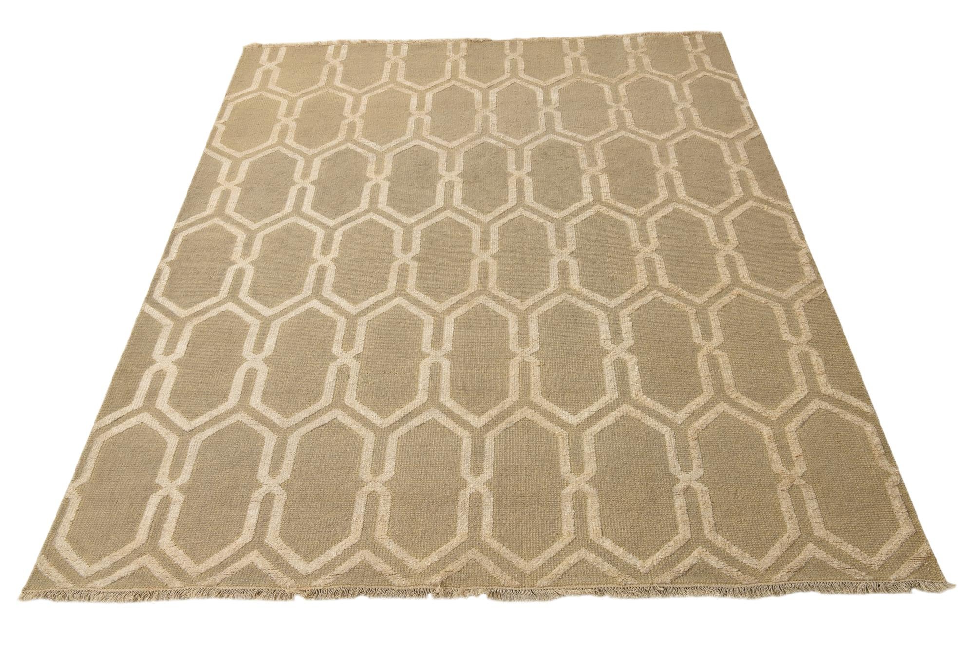8' x 10' Hand Knotted Luna Rug