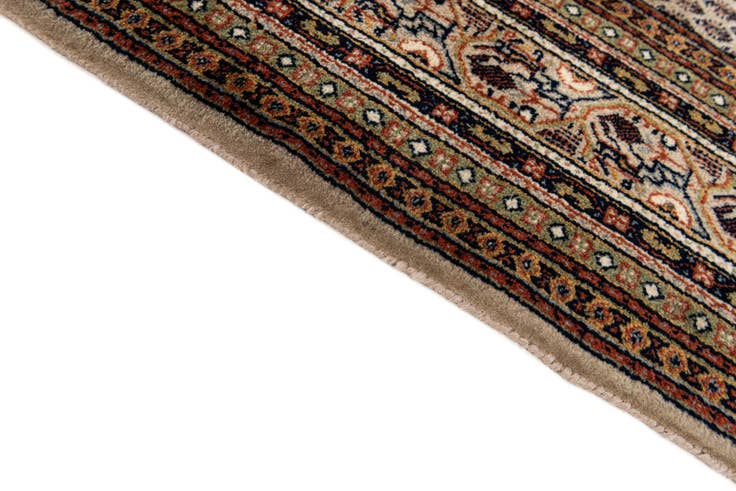 Detail image of 6' 7 x 9' 9 Hand Knotted Mir Wool Rug